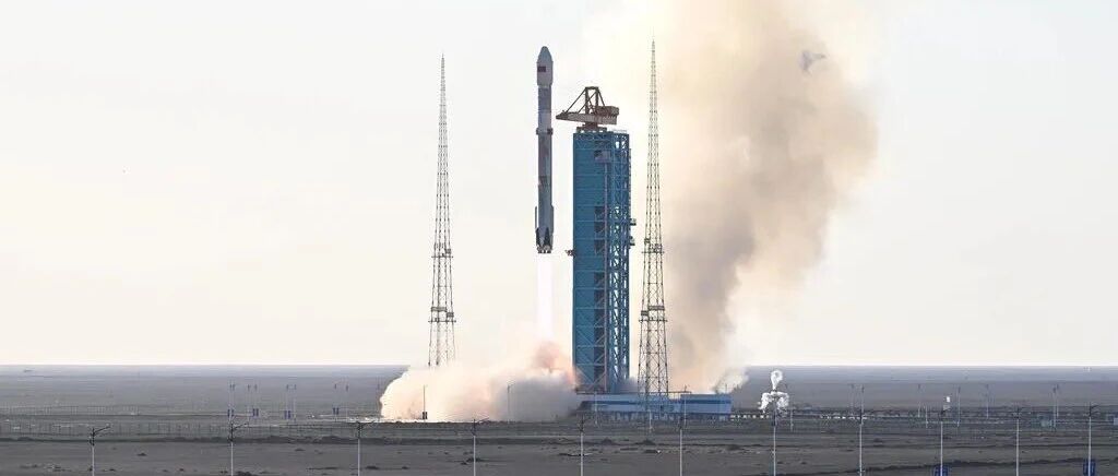 “雄安一号”搭乘朱雀三号遥二运载火箭发射升空瞬间